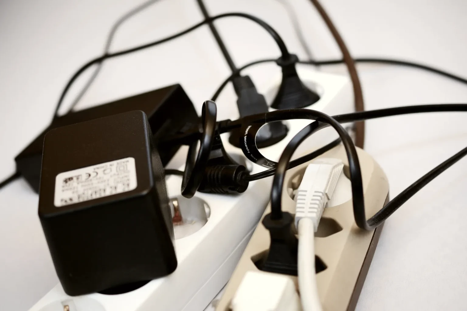 Stopcontacten schakelaars: installatie en tips
